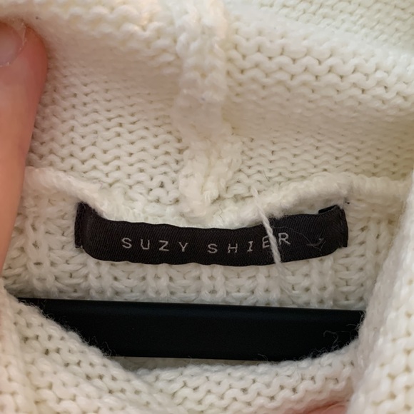 White turtleneck sweater - Picture 2 of 5